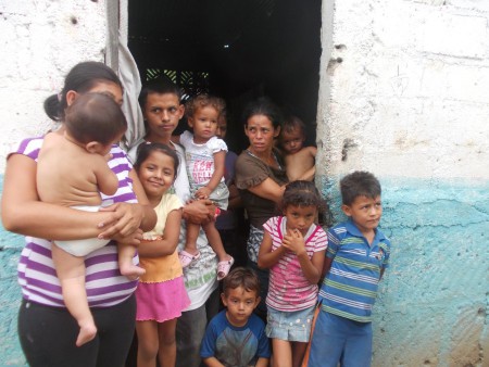 Huisbezoek - TBC patiënt - leven met 13 samen (Ma 26 aug)